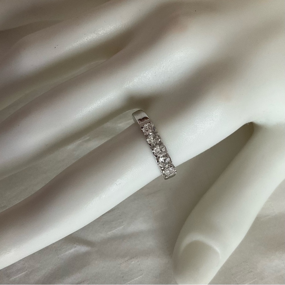 NWOT City by City Silver Tone Cubic Zirconia Ring in Original Box - Size 7